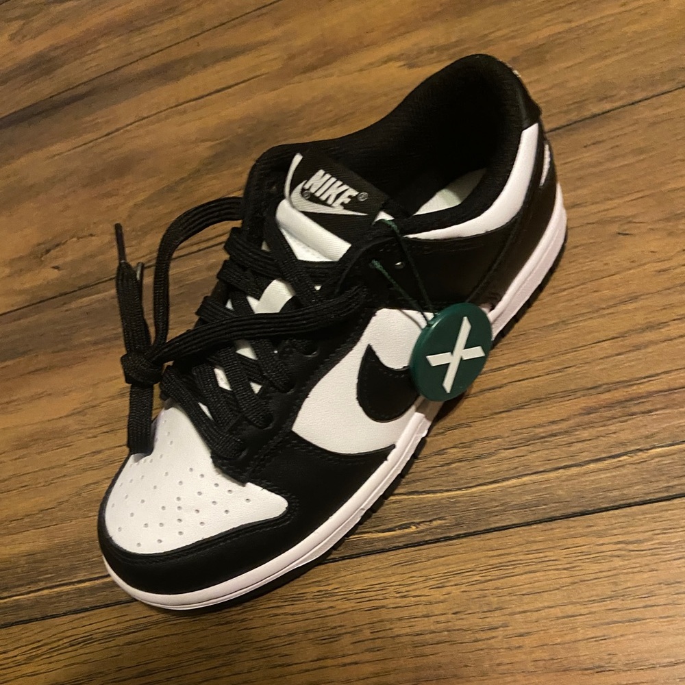 SINGLE SHOE -LEFT FOOT-Nike Dunk Low Retro "White Black Panda" AMPUTEE …